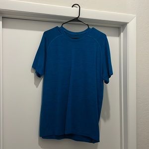 Like New Lululemon Blue Metal Vent Tee Size Large